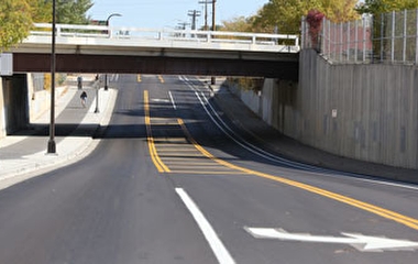 Three lane road design in Minneapolis