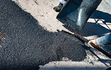 Asphalt pavement patching